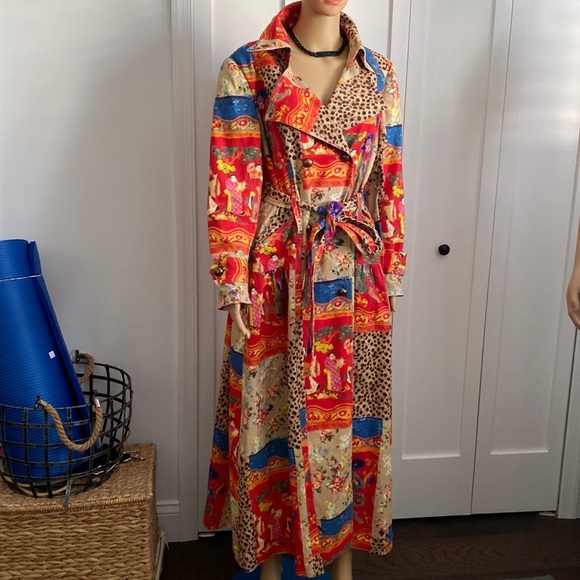 Women’s Simon Chang Sz10 Maxi coat-multicolored Asian print. Belted w/pockets. - Picture 2 of 10